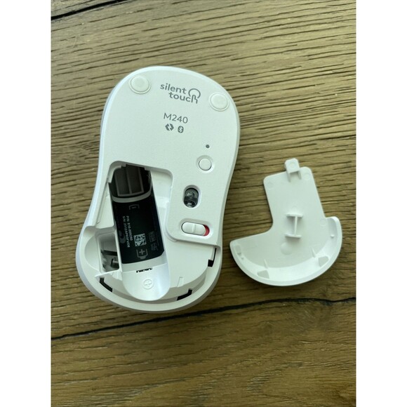 Logitech M240 Silent Wireless Mouse Bluetooth WHITE 910-007116 no dongle - Picture 3 of 6